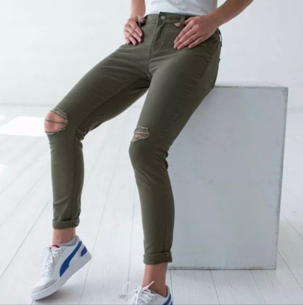 Levi’s 535 Super Skinny Olive Green  Distressed Denim Jeans Size 30